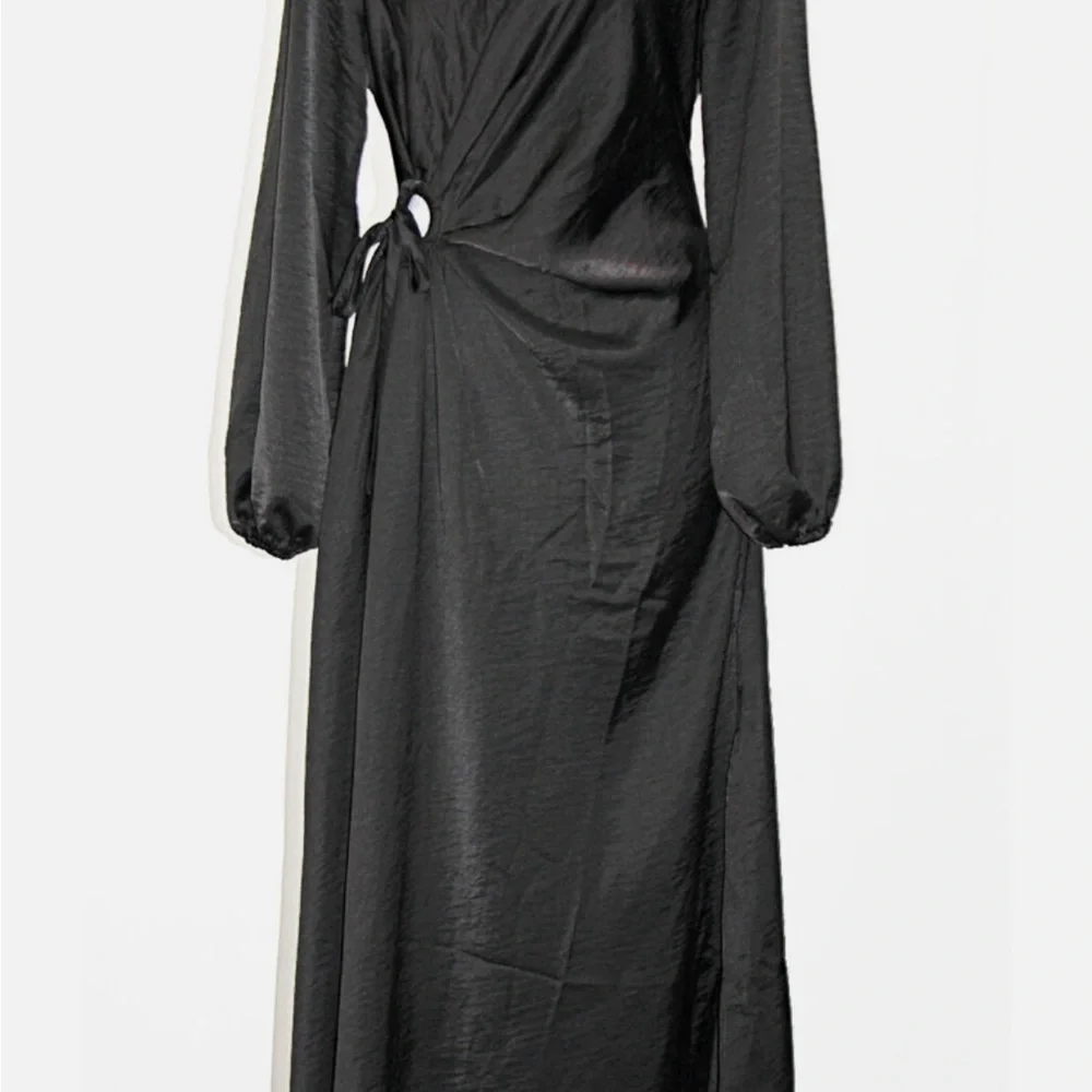 NWT House of Harlow 1960 Ruched Side Cutout CircleSatin Maxi Dress - Picture 4 of 7